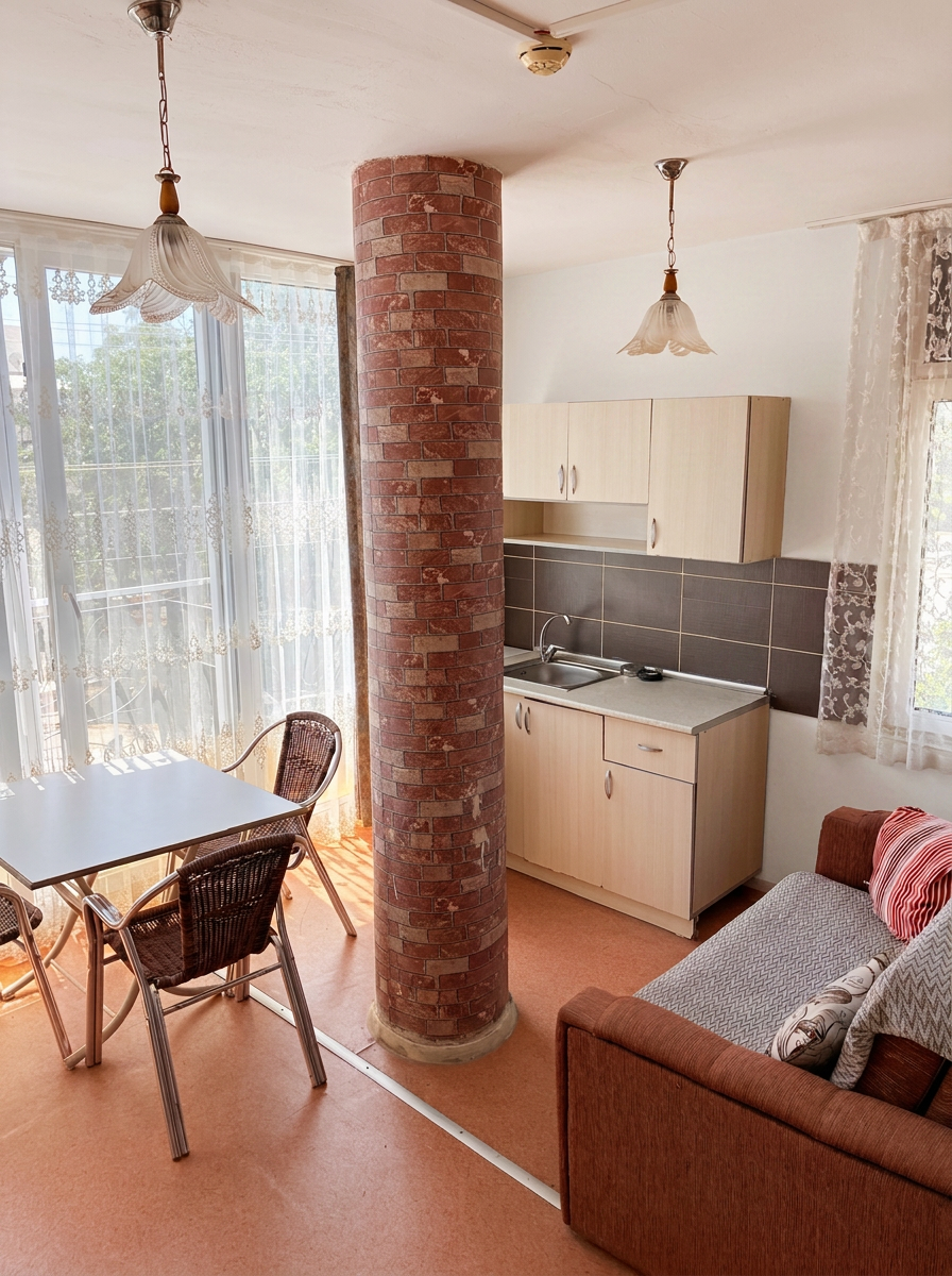 Kardelen Hotel 1+1 daire iç mekan, mutfak köşesi ve oturma alanı